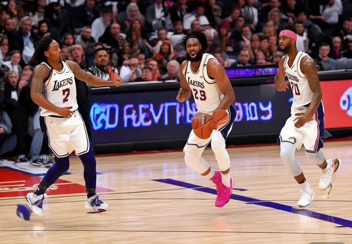 2018洛杉矶快船湖人德比战：悬念迭起，激情对决回顾(图3)